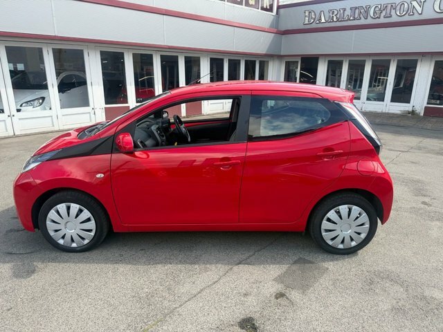 Toyota Aygo 1.0 Vvt-i X-play Hatchback Euro Red #6