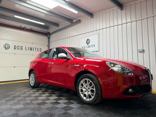 Alfa Romeo Giulietta Tb Multiair Super Hatchback Red