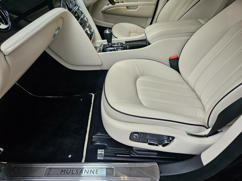 Bentley Mulsanne Mulsanne V8 Gold #42