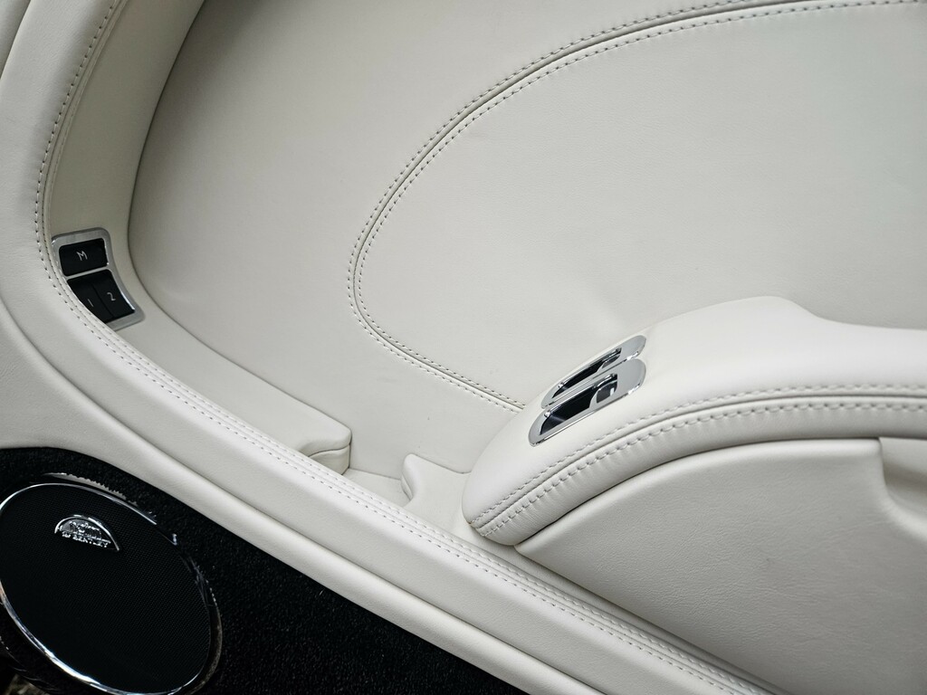 Bentley Mulsanne Mulsanne V8 Gold #38