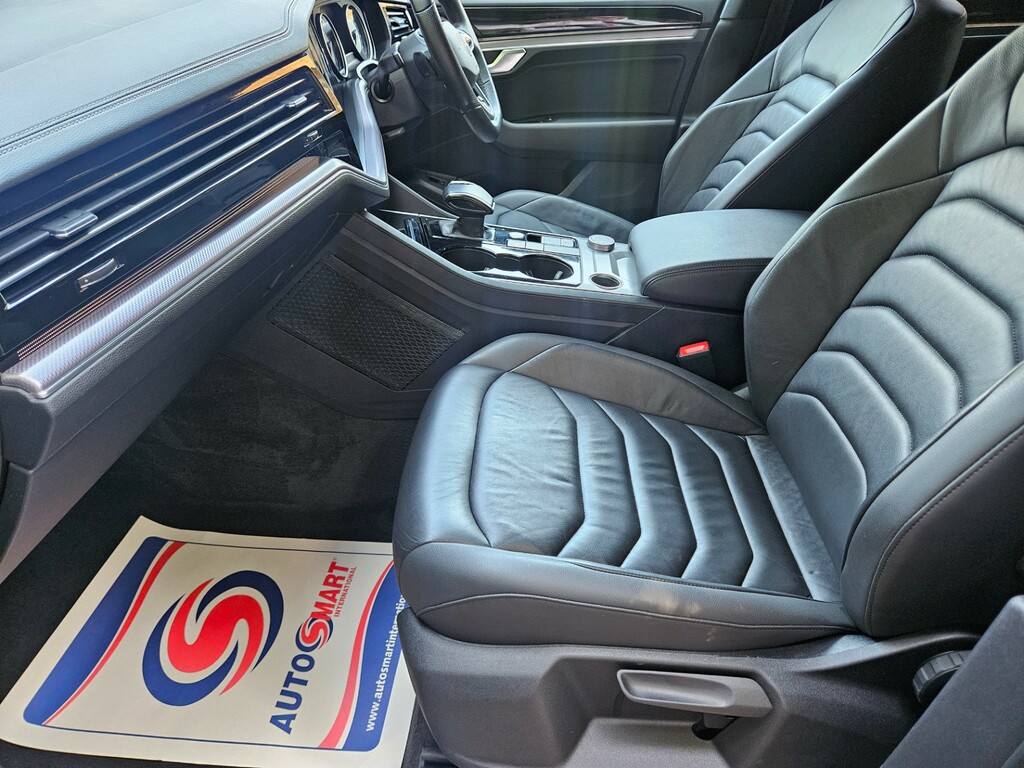 Volkswagen Touareg R-line Tech Plus Grey #38