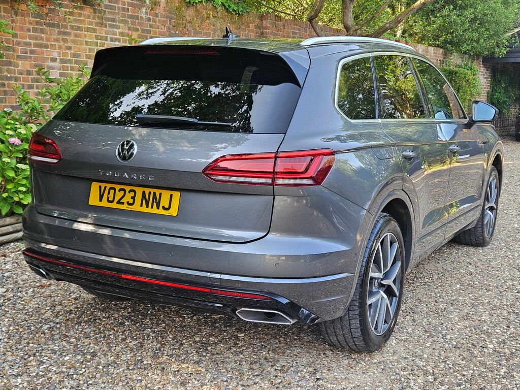 Volkswagen Touareg R-line Tech Plus Grey #30