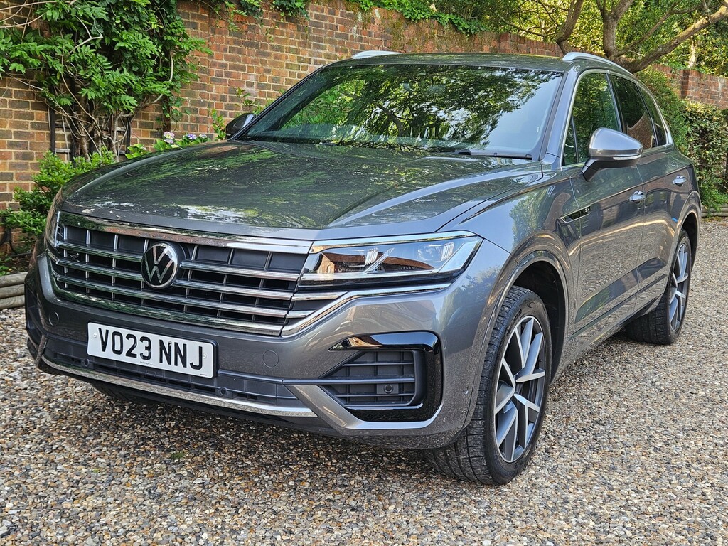 Volkswagen Touareg R-line Tech Plus Grey #16