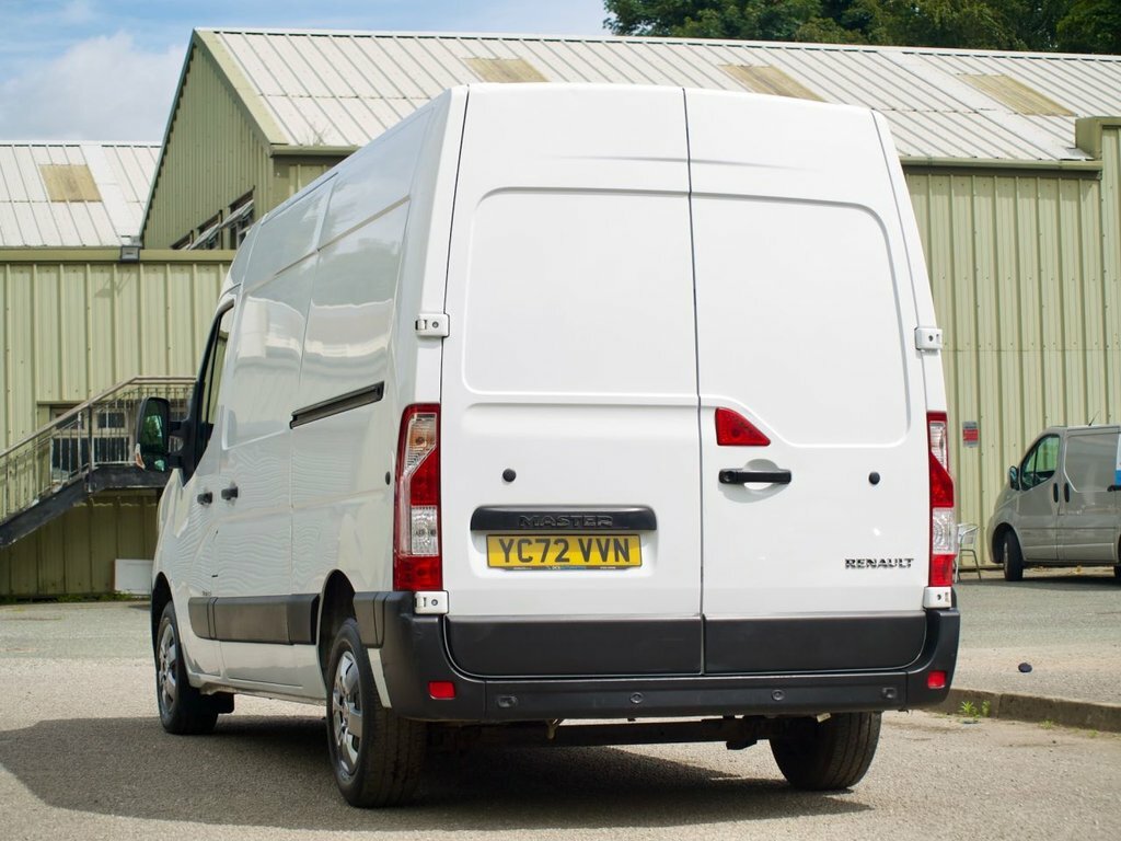 Renault Master 2.3L Business White #2
