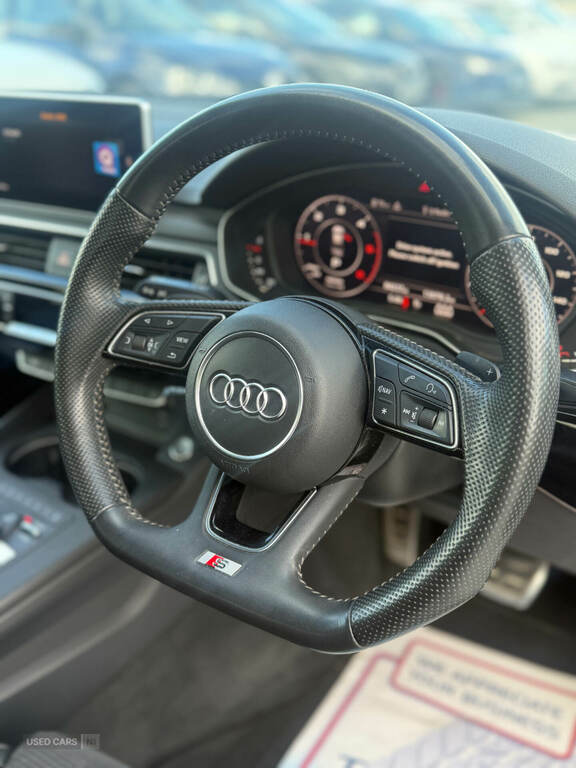 Audi A4 2.0 Tdi 190 Quattro Black Edition S Tronic YG18MFL White #6