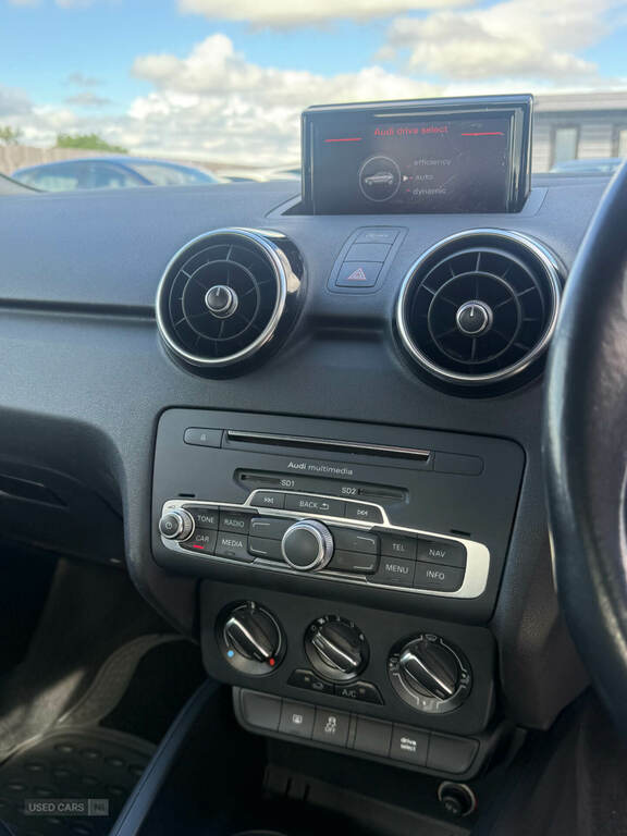 Audi A1 1.6 Tdi Sport PE17CLF White #3