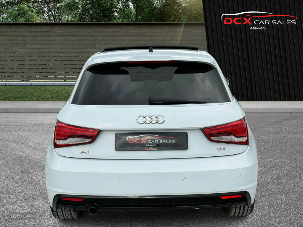 Audi A1 1.6 Tdi Black Edition R23GFB White #5