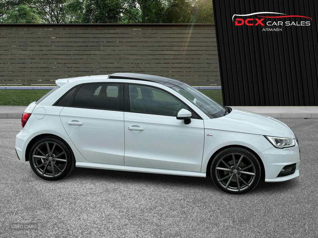 Audi A1 1.6 Tdi Black Edition R23GFB White #3