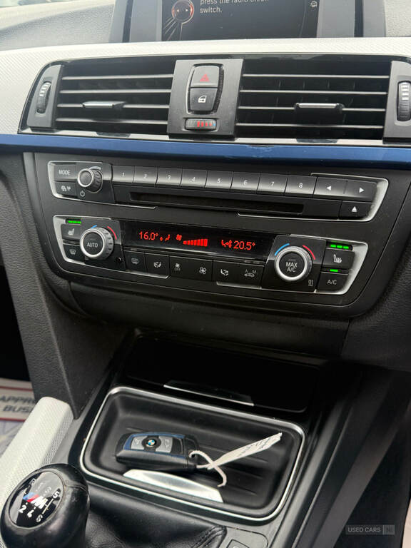 BMW 3 Series 2.0 318D Luxury Euro 5 Ss Brown #17