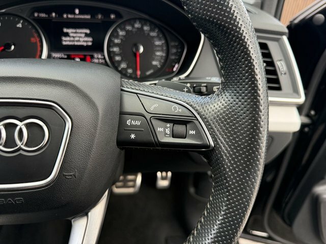 Audi Q5 S Line Black #32