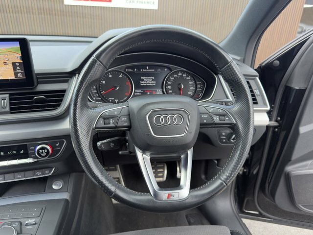 Audi Q5 S Line Black #26