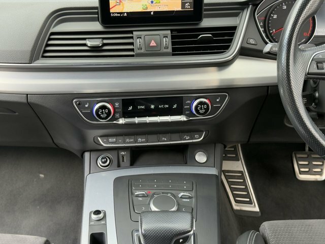 Audi Q5 S Line Black #28