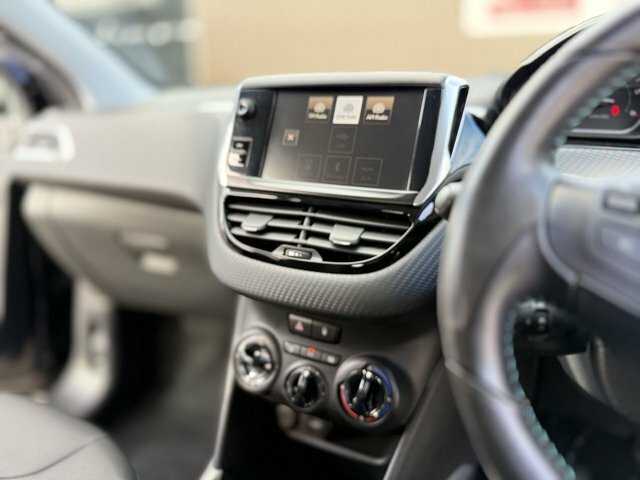 Peugeot 2008 2008 Active White #32