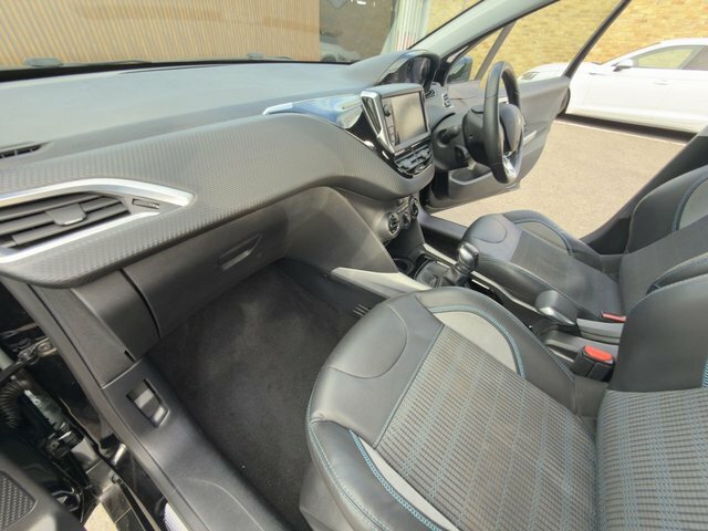 Peugeot 2008 2008 Active White #42