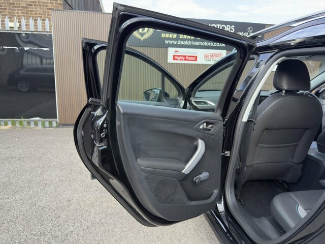 Peugeot 2008 2008 Active White #10