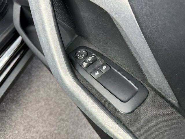 Peugeot 2008 2008 Active White #14