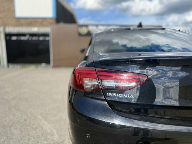 Vauxhall Insignia Tech Line Nav Black #11