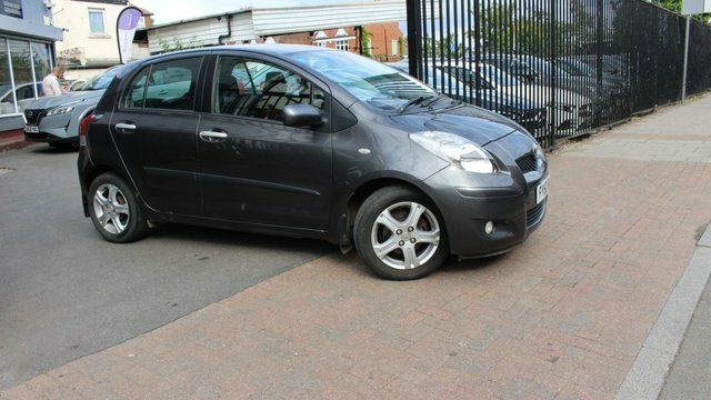 Toyota Yaris Hatchback Grey #1
