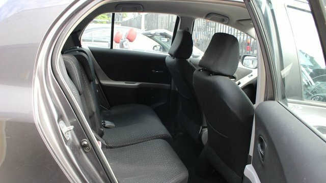 Toyota Yaris Hatchback Grey #5