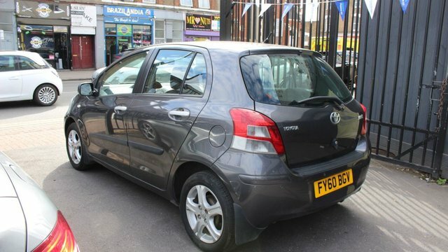 Toyota Yaris Hatchback Grey #11