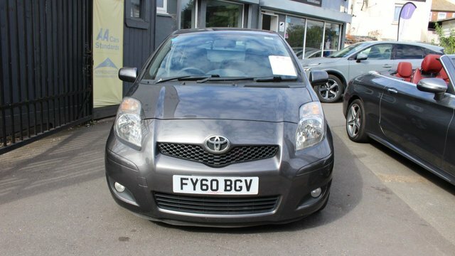 Toyota Yaris Hatchback Grey #4