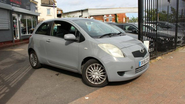 Toyota Yaris T3 Hatchback Silver
