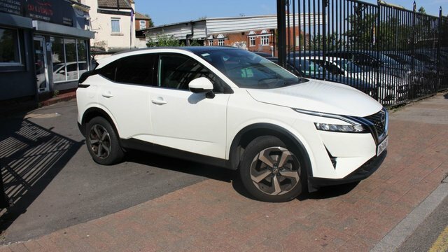 Nissan Qashqai Dig-t Mhev N-connecta Suv White