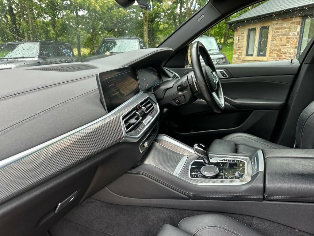 BMW X6 3L M Sport PF71JYH Black #2
