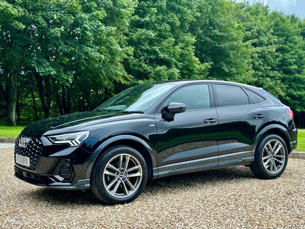 Audi Q3 1.5L Black Edition Black