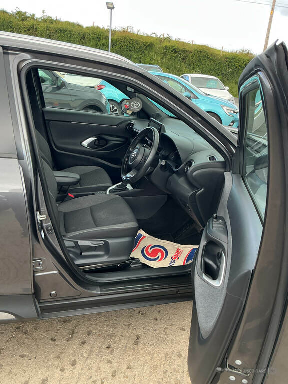 Toyota Yaris Cross Excel White #14