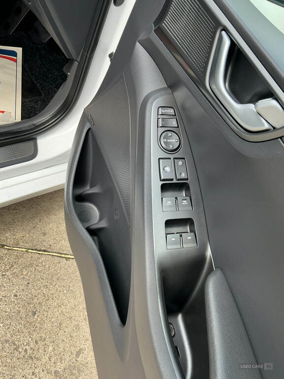 Hyundai Ioniq Hatchback Blue #14