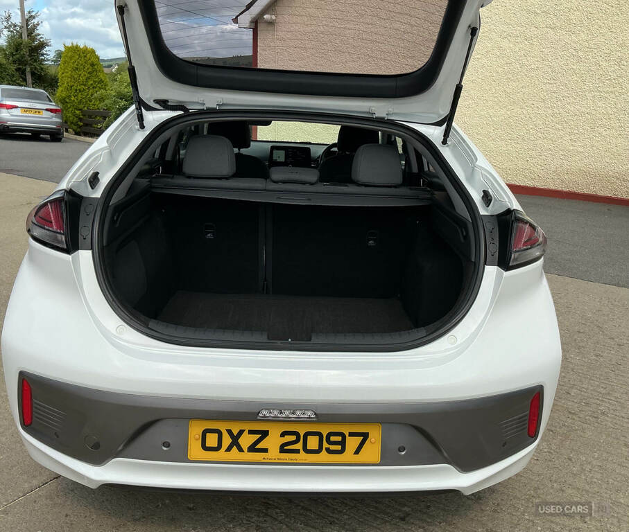 Hyundai Ioniq Hatchback Blue #7