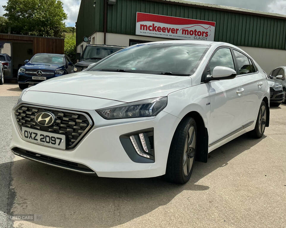 Hyundai Ioniq 1.6 Gdi Hybrid 1St Edition Dct White