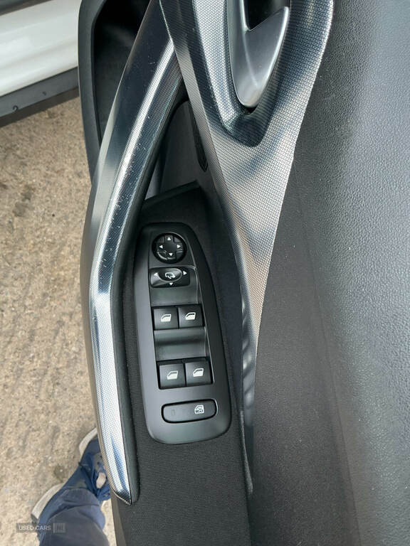 Peugeot 2008 Puretech Active Grey #15
