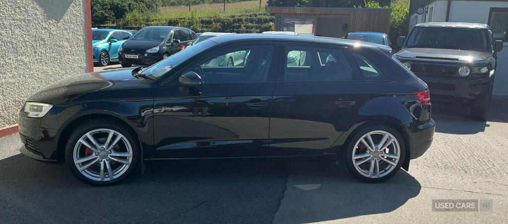 Audi A3 1.6 Tdi 116 Se Technik S Tronic Black #2