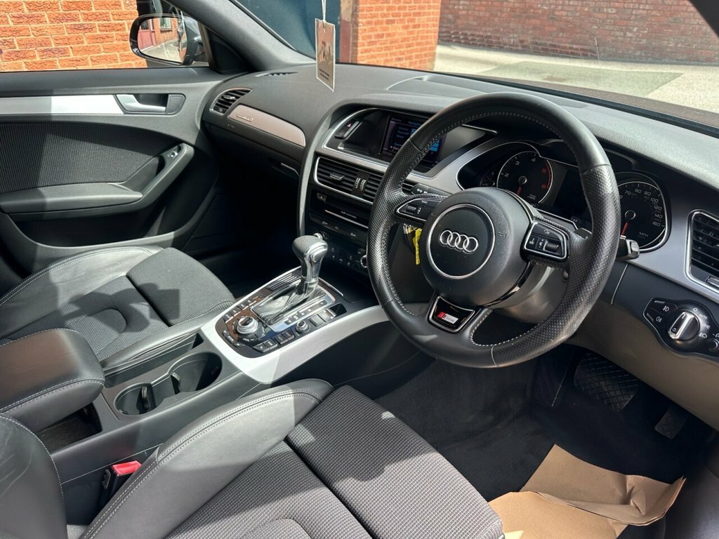 Audi A4 3L S Line Black #3