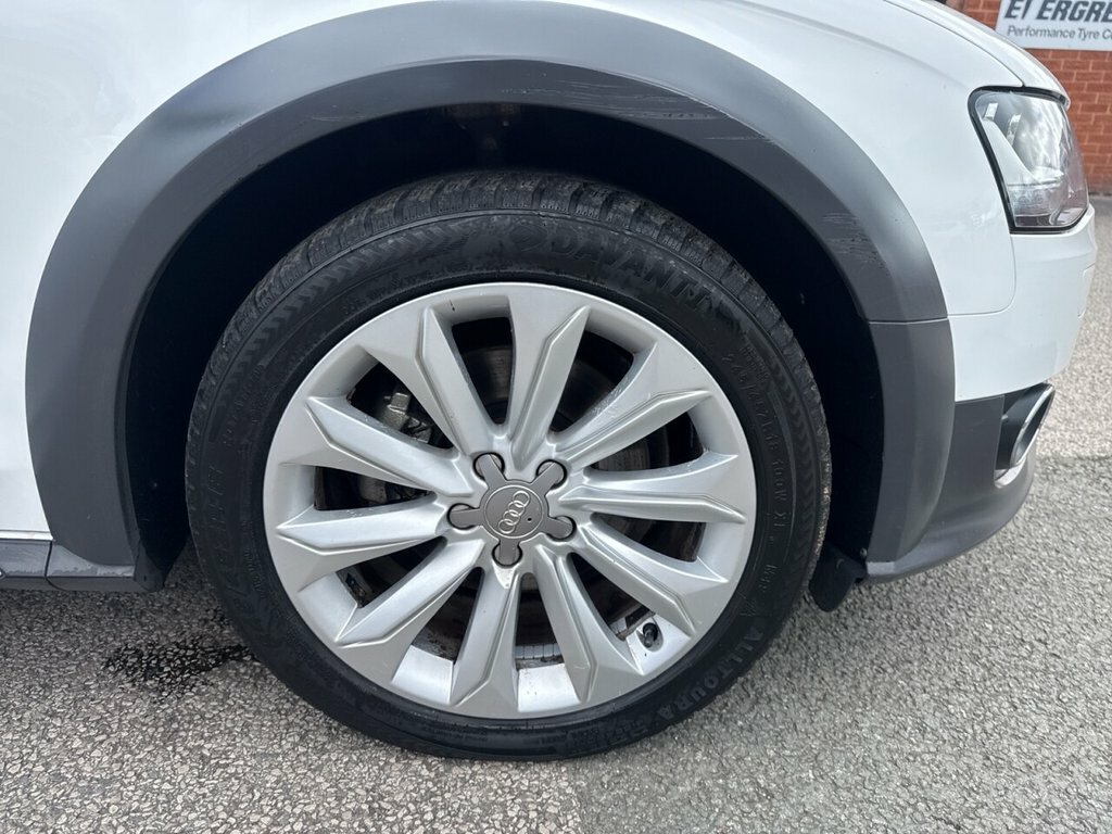 Audi A4 Allroad Avant 2.0 Black #24