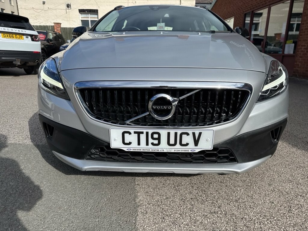 Volvo V40 Cross Country 1.5L Edition White #46