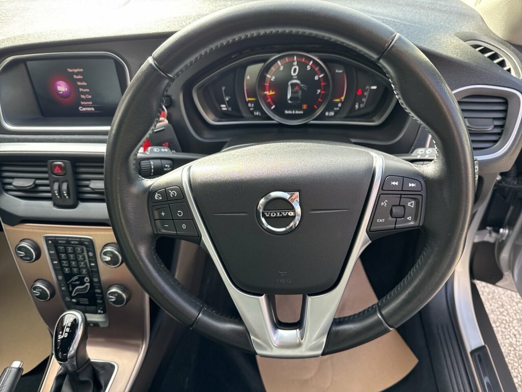 Volvo V40 Cross Country 1.5L Edition White #7