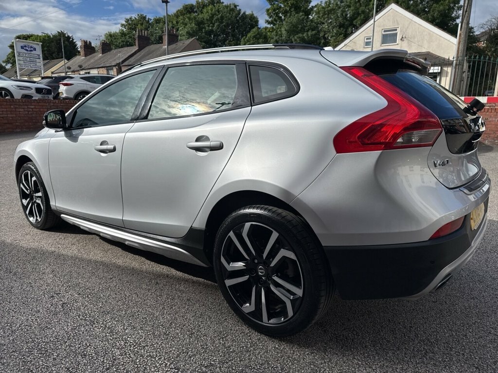 Volvo V40 Cross Country 1.5L Edition White #48