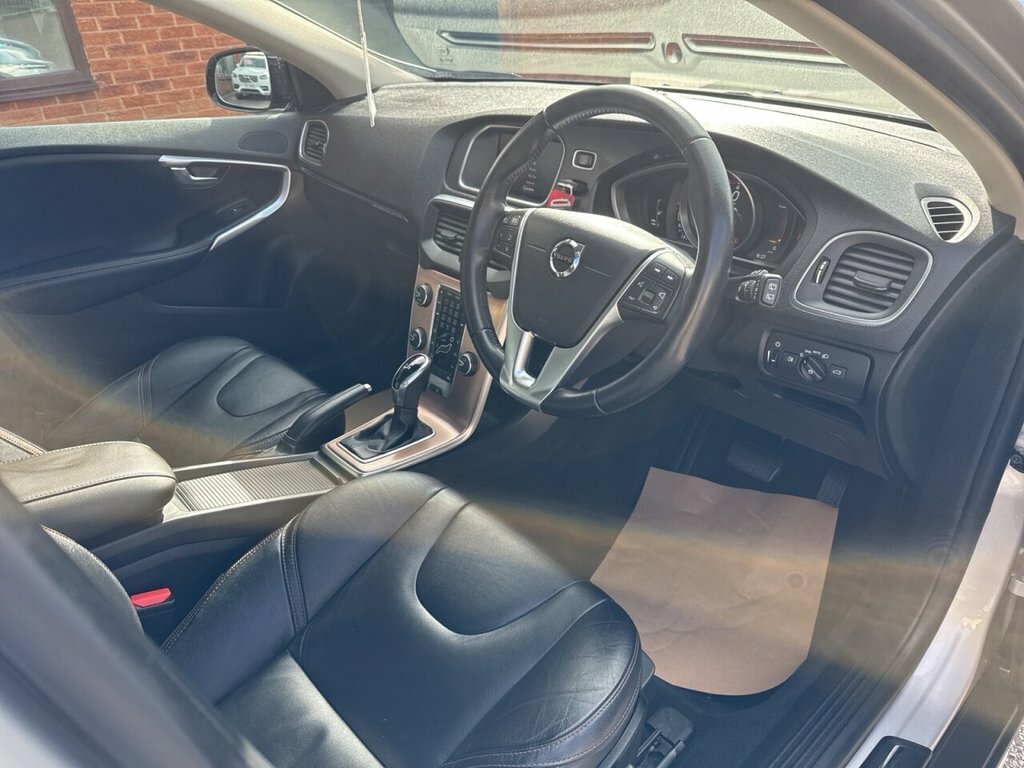 Volvo V40 Cross Country 1.5L Edition White #4