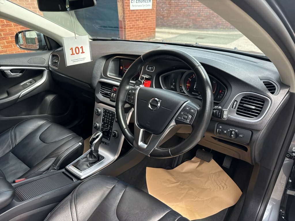 Volvo V40 1.5L Inscription Grey #4