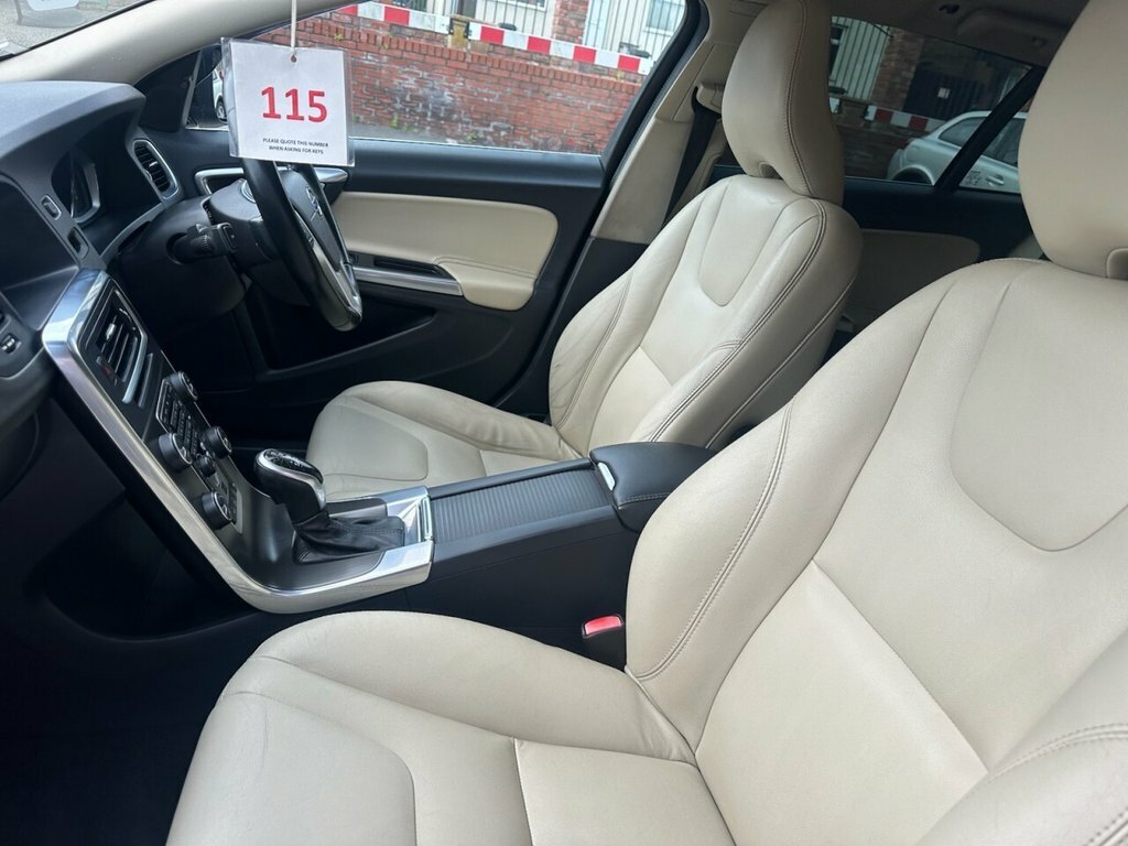 Volvo V60 2.4L Se Lux Nav Black #4