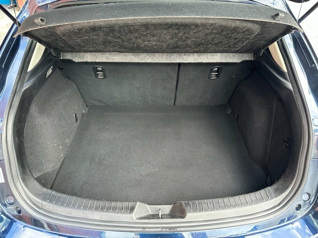 Mazda 3 2.0 Skyactiv-g Sport Nav Hatchback Silver #21