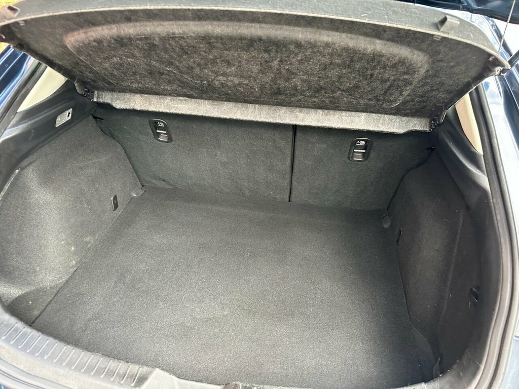 Mazda 3 2.0 Skyactiv-g Sport Nav Hatchback Silver #22
