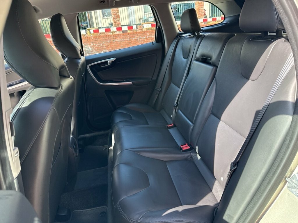 Volvo XC60 D4 R-design Nav Awd Black #19