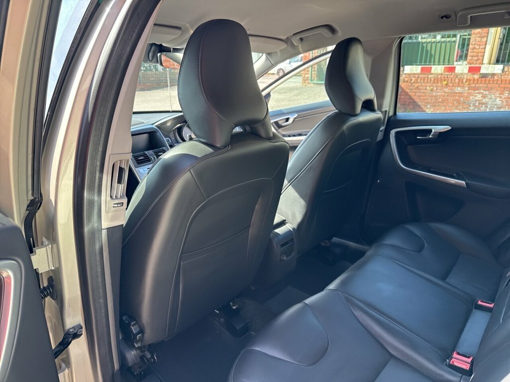 Volvo XC60 D4 R-design Nav Awd Black #18