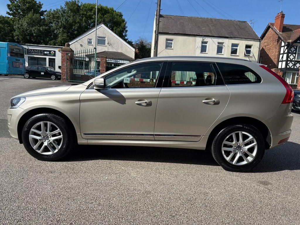 Volvo XC60 2L Se Lux Nav Gold #3