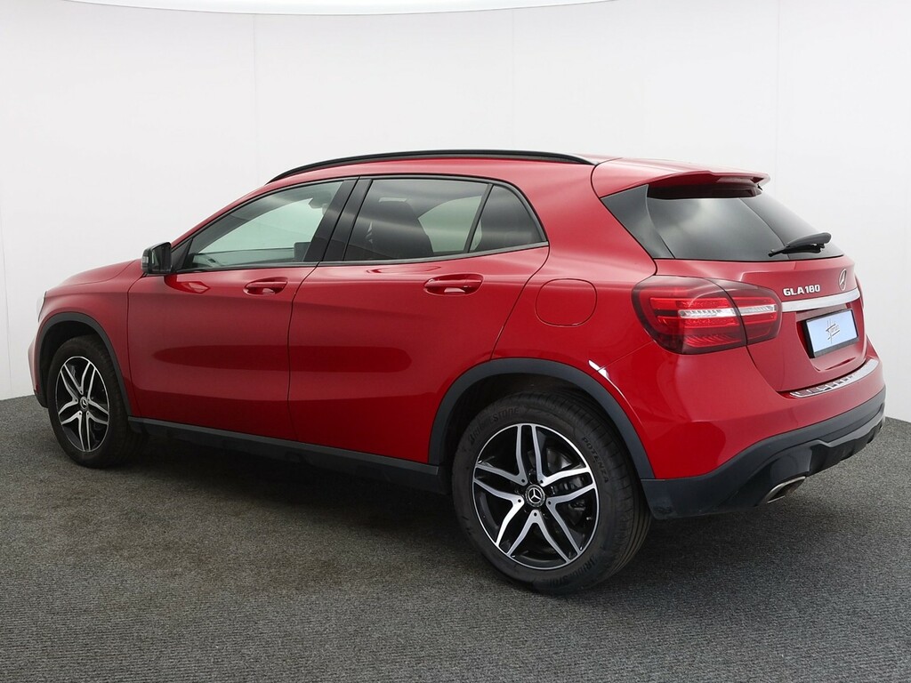 Mercedes-Benz GLA Class 180 Urban Edition BJ69OSO Red #5