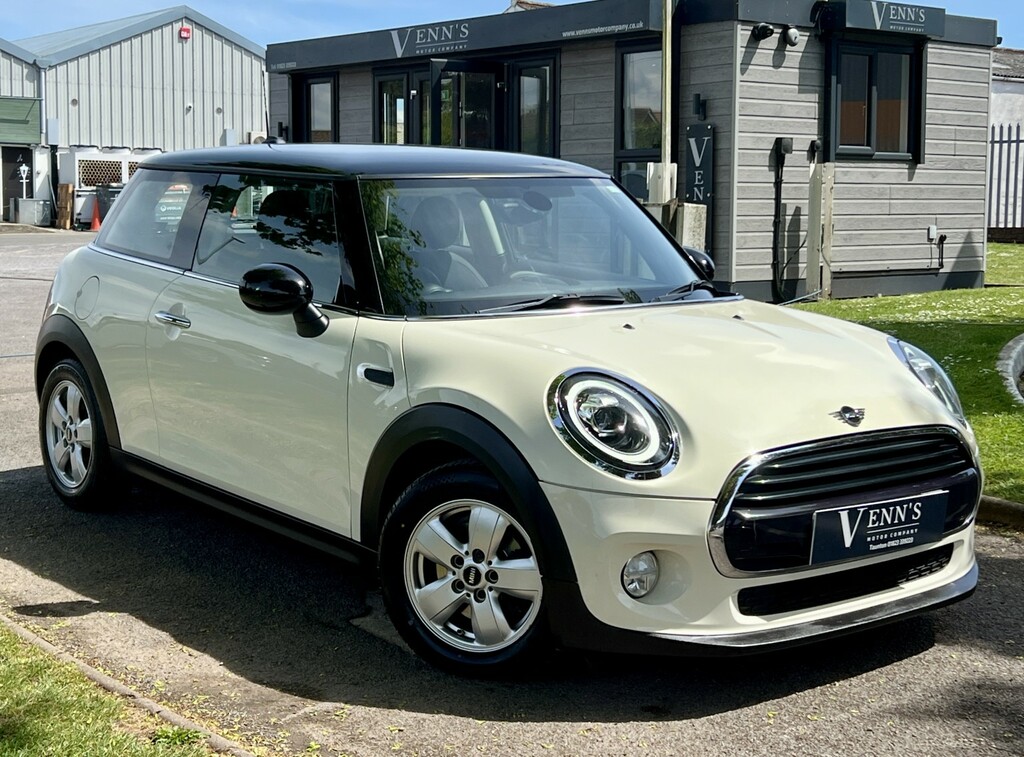 Mini Hatch 1.5 Cooper 3-Door Hatch PJ18MKV White